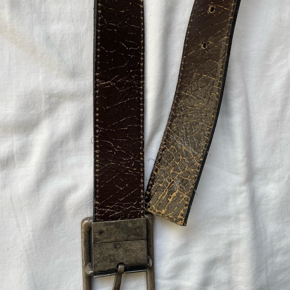 Distressed look reversible black/brown belt silver tone buckle 90’s Y2K Vintage - Picture 3 of 6